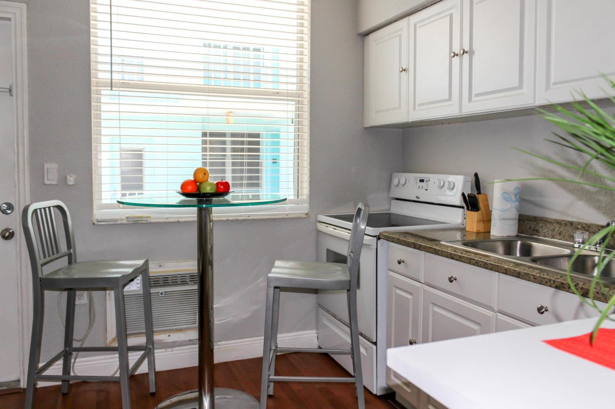 713 Miami Beach Apartments Стая снимка